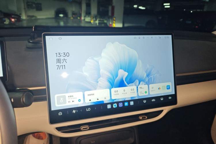 Used ARCFOX T1 2025 Model 425 PLUS Audio And AC Panel