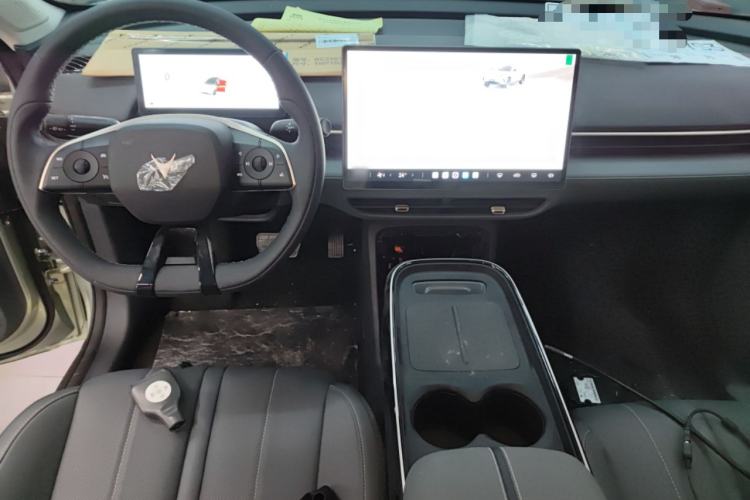 Used ARCFOX T1 2025 Model 425 PRO Center Console