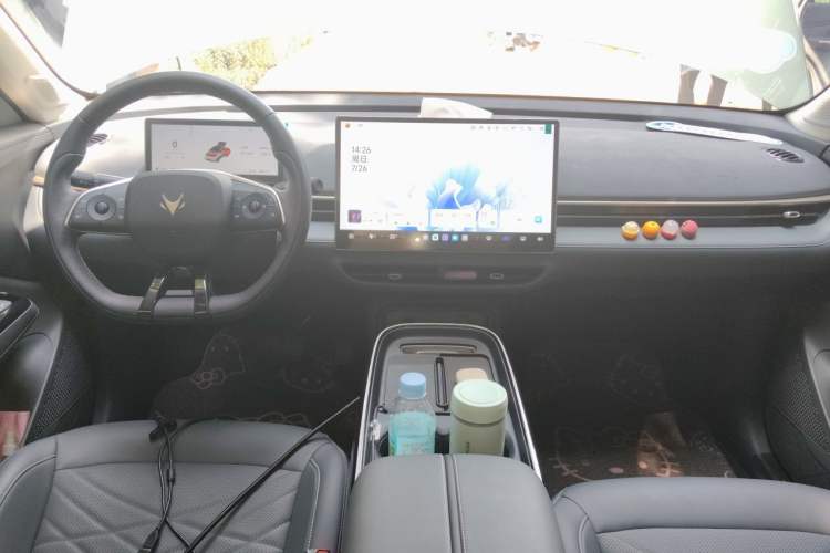 Used ARCFOX T1 2025 Model 425 PLUS Center Console