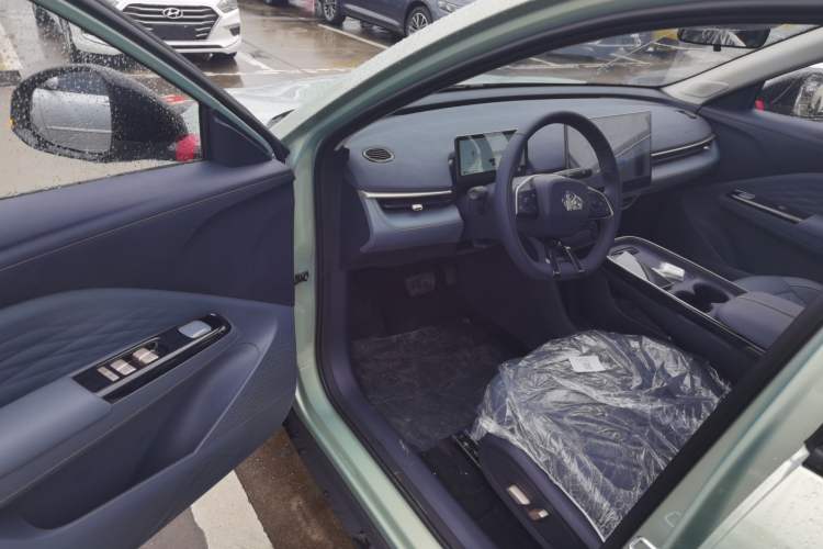 Used ARCFOX T1 2025 Model 425 PRO Interior 3