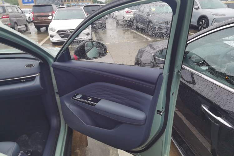 Used ARCFOX T1 2025 Model 425 PRO Interior 6