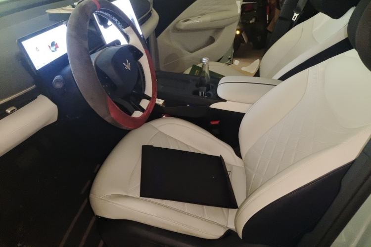 Used ARCFOX T1 2025 Model 425 PLUS Left Front Seat