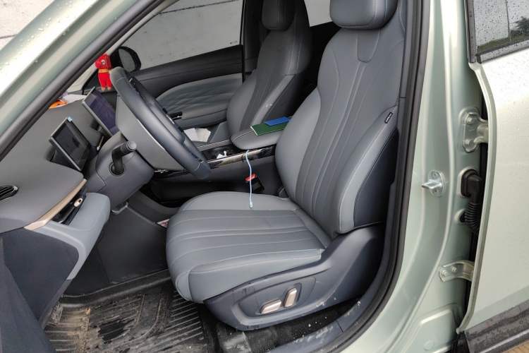 Used ARCFOX T1 2025 Model 425 PRO Left Front Seat