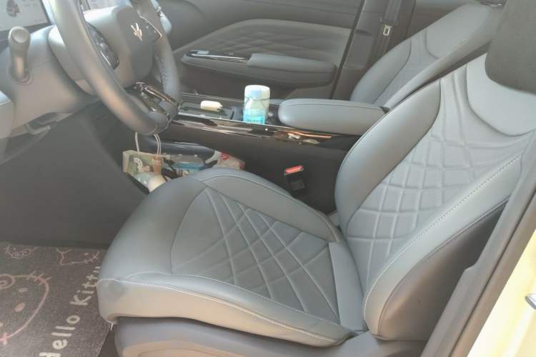 Used ARCFOX T1 2025 Model 425 PLUS Left Front Seat
