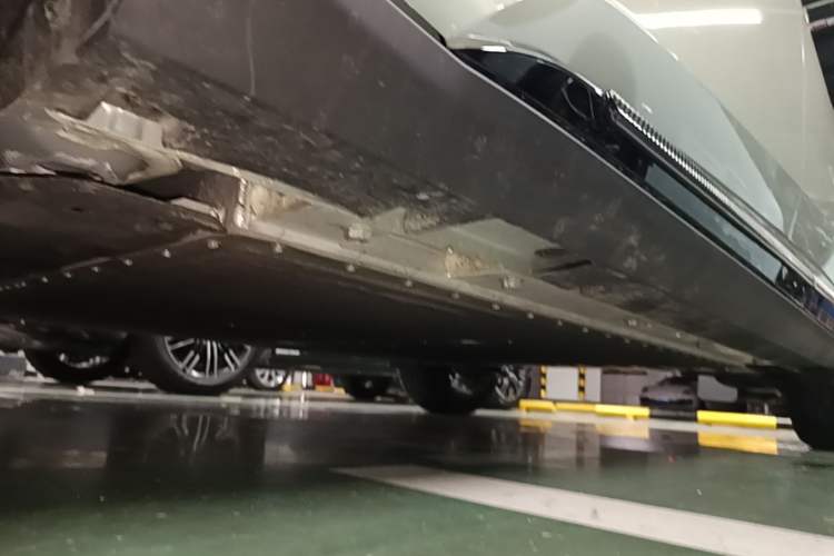 Used ARCFOX T1 2025 Model 425 MAX Left Side Sill