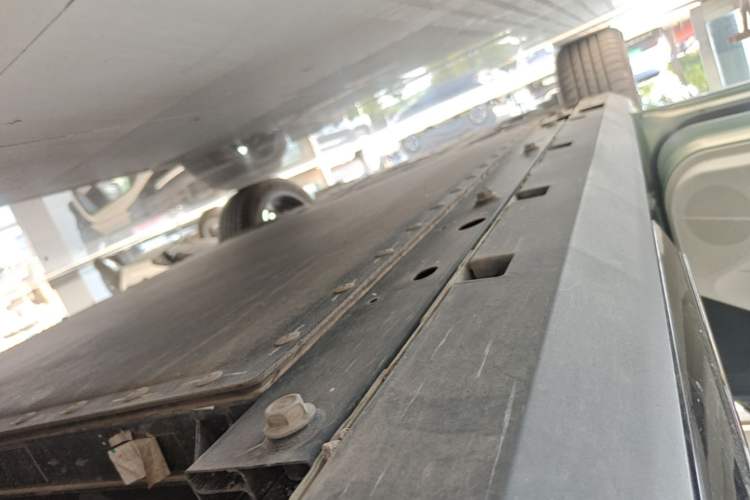 Used ARCFOX T1 2025 Model 425 PLUS Left Side Sill