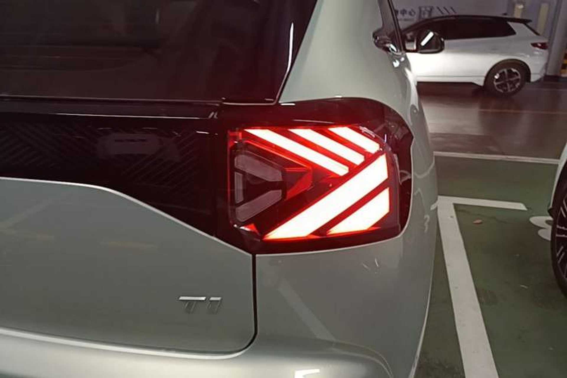 Used ARCFOX T1 2025 Model 425 MAX Right Rear Taillight