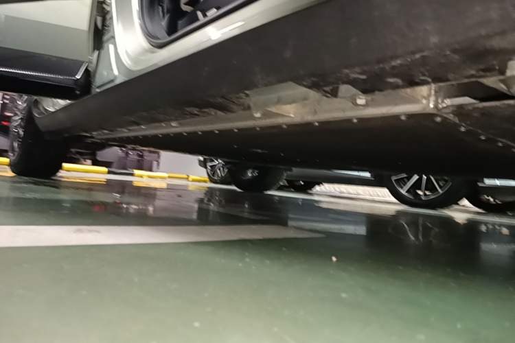 Used ARCFOX T1 2025 Model 425 MAX Right Side Sill