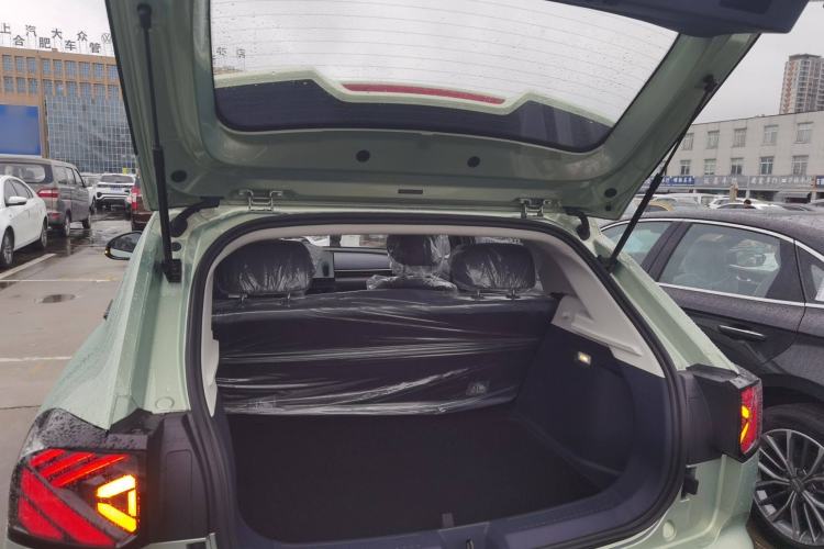 Used ARCFOX T1 2025 Model 425 PRO Trunk