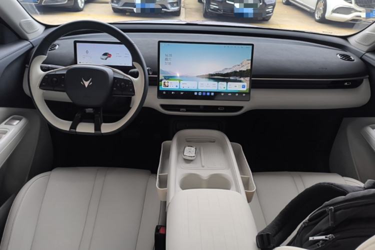 Used ARCFOX T1 2025 Model 320 PLUS Center Console