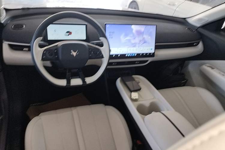 Used ARCFOX T1 2025 Model 425 PRO Center Console