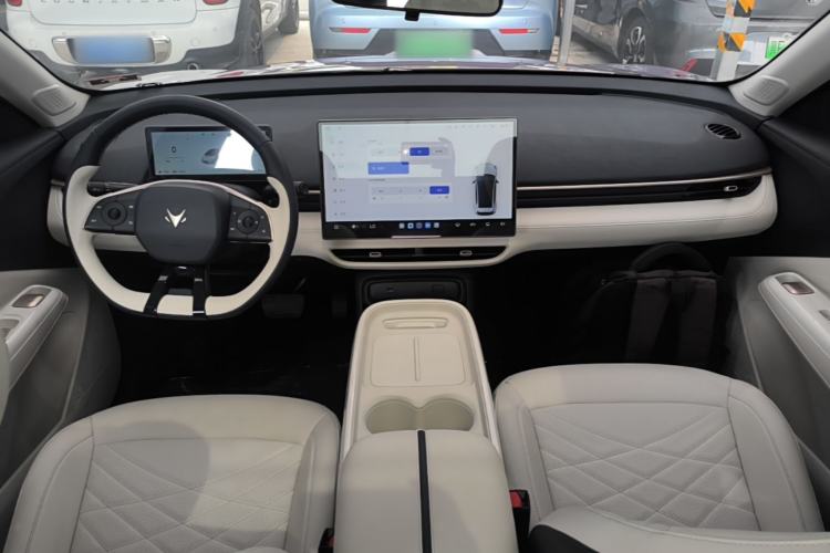 Used ARCFOX T1 2025 Model 425 PLUS Center Console