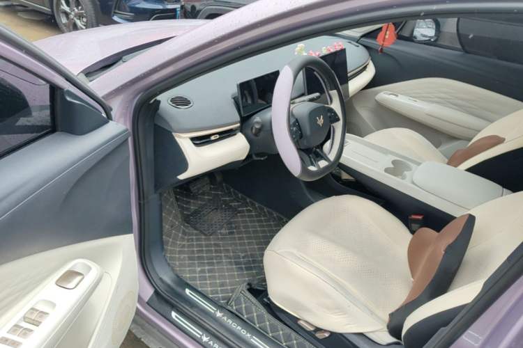 Used ARCFOX T1 2025 Model 425 PLUS Driver Seat