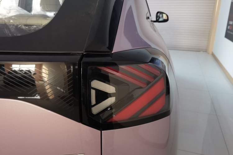 Used ARCFOX T1 2025 Model 425 PLUS Exterior 6