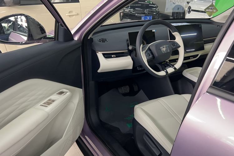 Used ARCFOX T1 2025 Model 320 PRO Interior 2