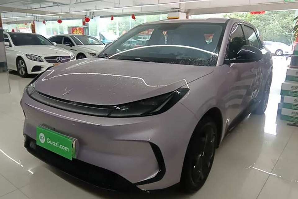 ARCFOX T1 2025