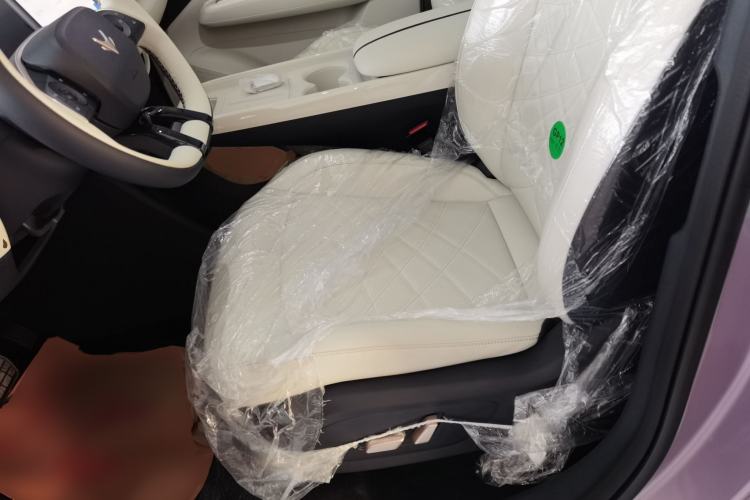 Used ARCFOX T1 2025 Model 425 PLUS Left Front Seat
