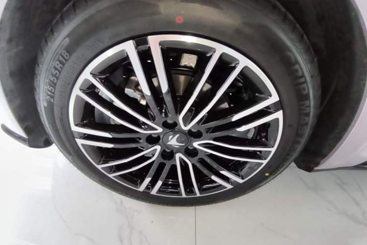 Used ARCFOX T1 2025 Model 425 PLUS Left Front Wheel Hub