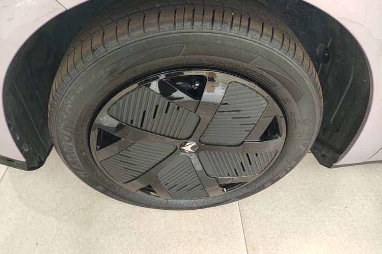 Used ARCFOX T1 2025 Model 425 PRO Left Front Wheel Hub