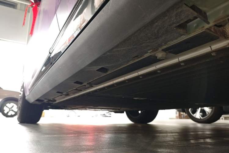 Used ARCFOX T1 2025 Model 425 MAX Left Side Sill