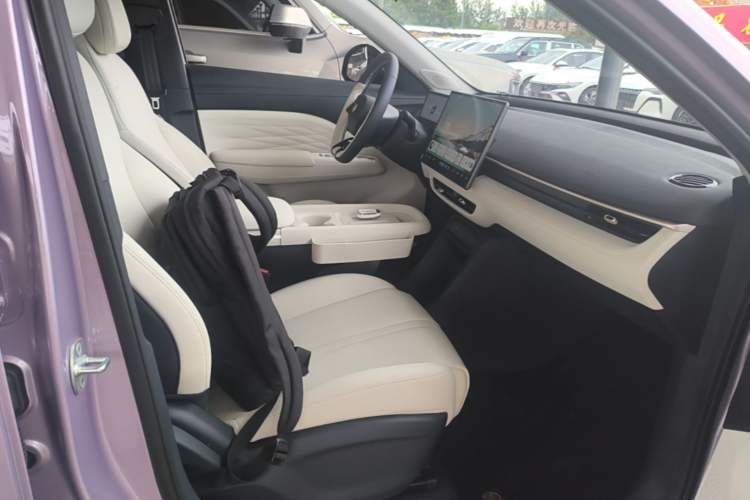 Used ARCFOX T1 2025 Model 320 PLUS Right Front Seat