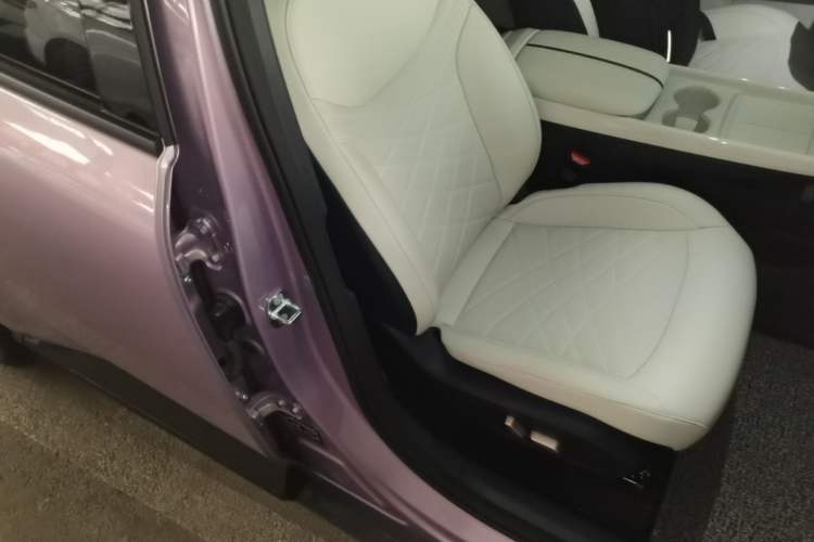 Used ARCFOX T1 2025 Model 425 PLUS Right Front Seat