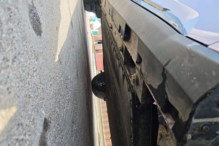 Used ARCFOX T1 2025 Model 425 PLUS Right Side Sill