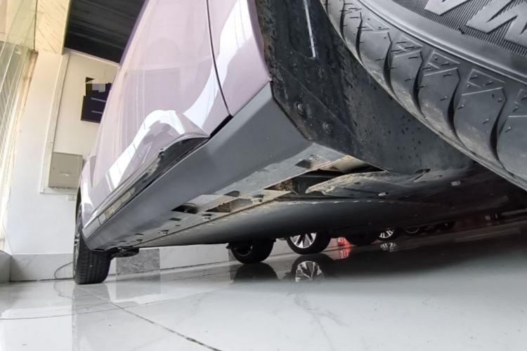 Used ARCFOX T1 2025 Model 425 PLUS Right Side Sill