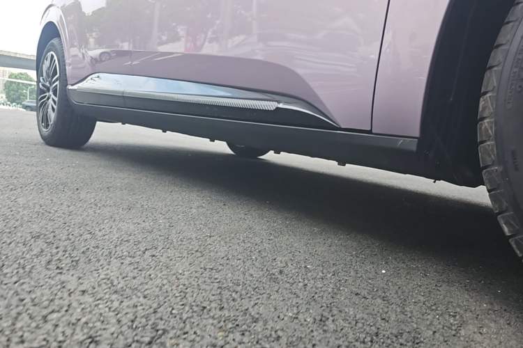 Used ARCFOX T1 2025 Model 425 PLUS Right Side Sill
