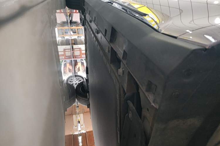 Used ARCFOX T1 2025 Model 425 PRO Right Side Sill