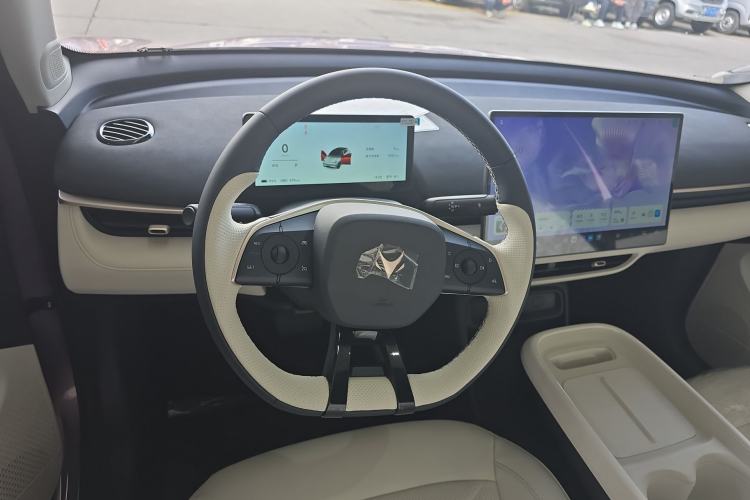 Used ARCFOX T1 2025 Model 425 PLUS Steering Wheel