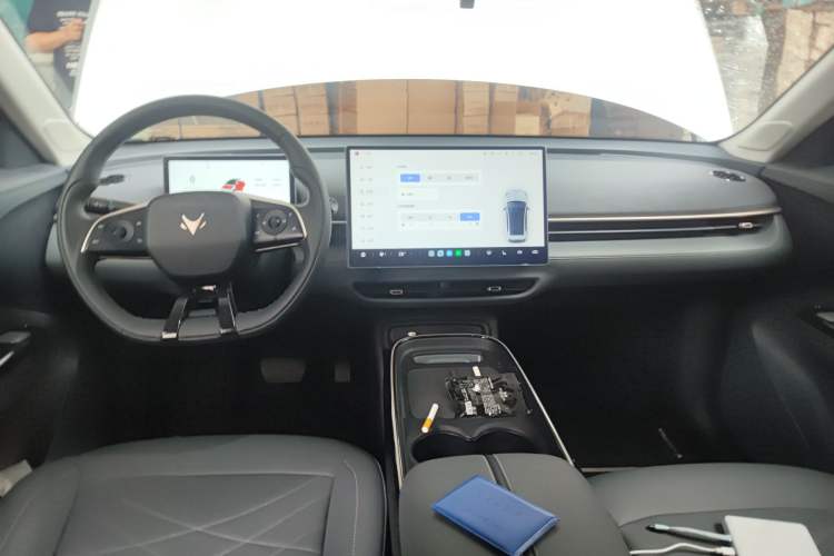 Used ARCFOX T1 2025 Model 425 PRO Center Console