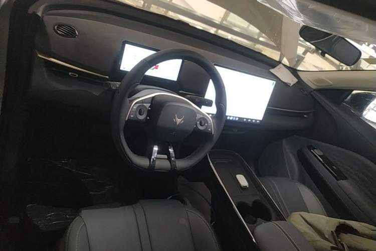 Used ARCFOX T1 2025 Model 320 PRO Center Console