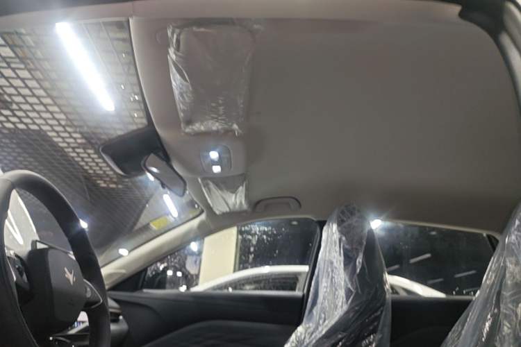 Used ARCFOX T1 2025 Model 320 PRO Headliner