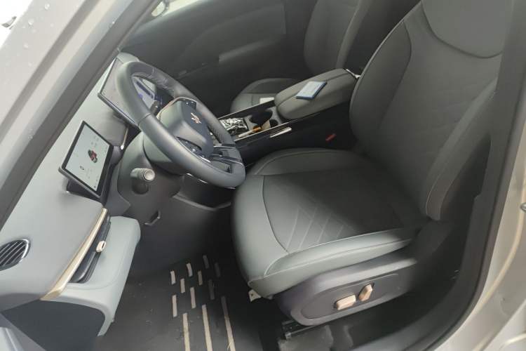 Used ARCFOX T1 2025 Model 425 PRO Left Front Seat