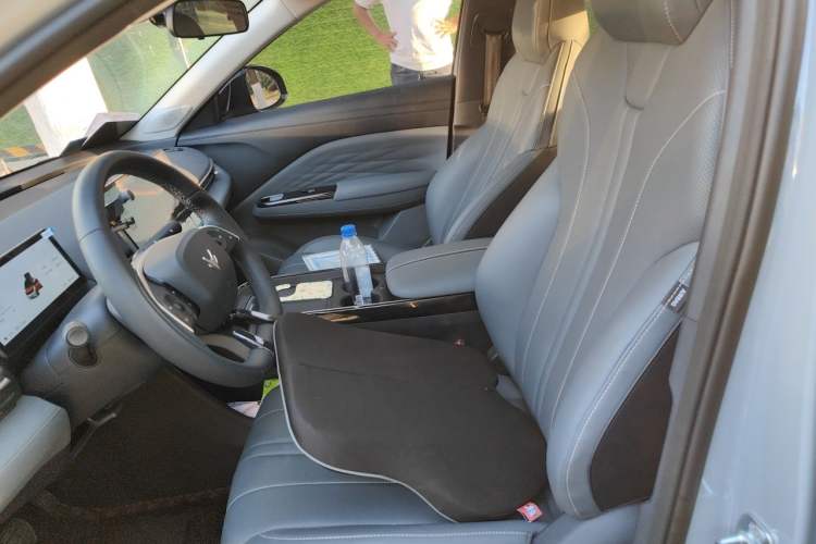 Used ARCFOX T1 2025 Model 425 PRO Left Front Seat
