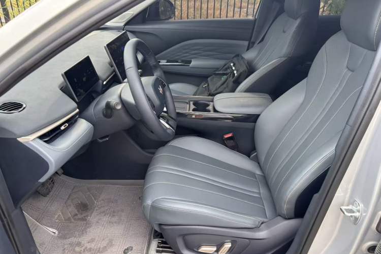 Used ARCFOX T1 2025 Model 425 PRO Left Front Seat
