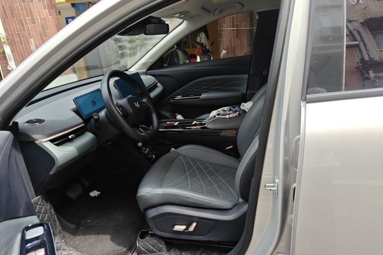 Used ARCFOX T1 2025 Model 425 MAX Left Front Seat