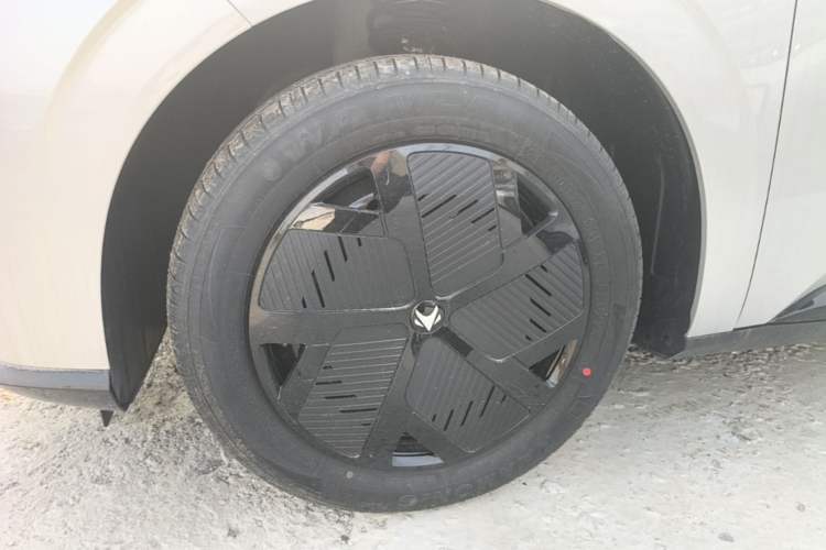 Used ARCFOX T1 2025 Model 425 PRO Left Front Wheel Hub