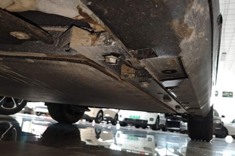Used ARCFOX T1 2025 Model 425 PRO Left Side Sill