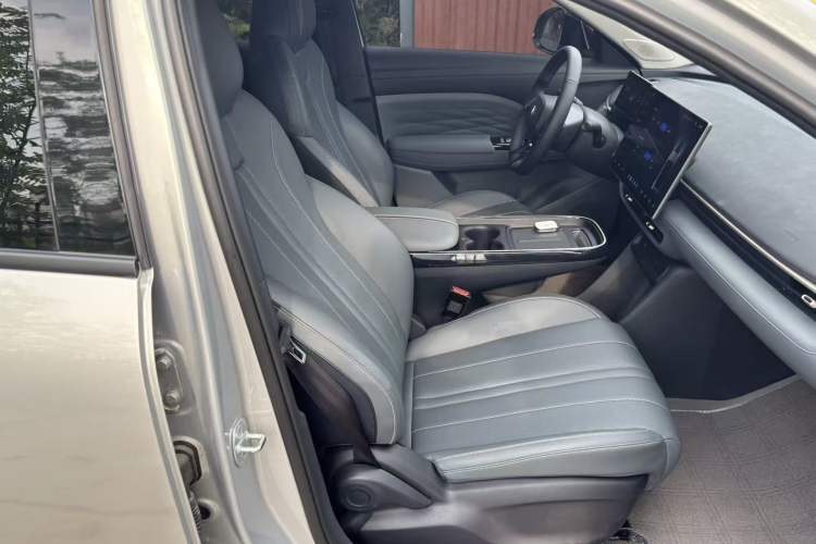 Used ARCFOX T1 2025 Model 425 PRO Right Front Seat