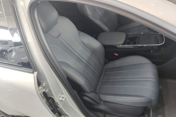 Used ARCFOX T1 2025 Model 425 PRO Right Front Seat