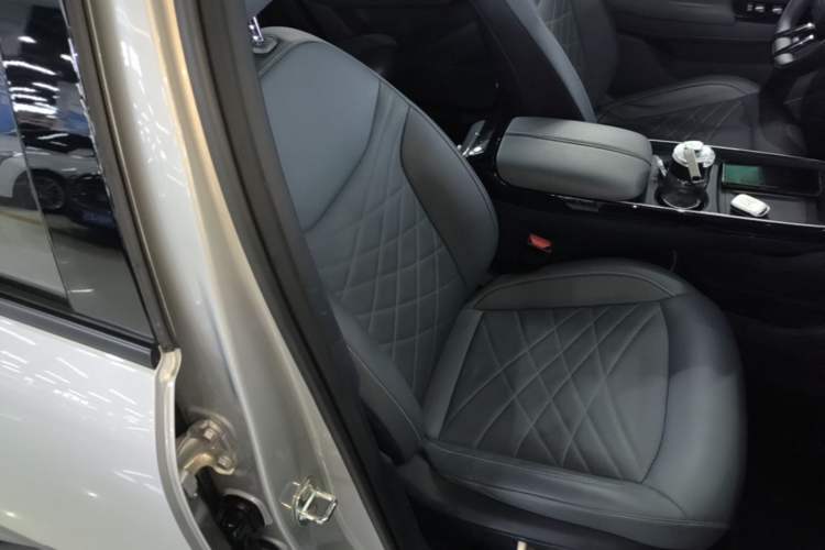 Used ARCFOX T1 2025 Model 425 MAX Right Front Seat