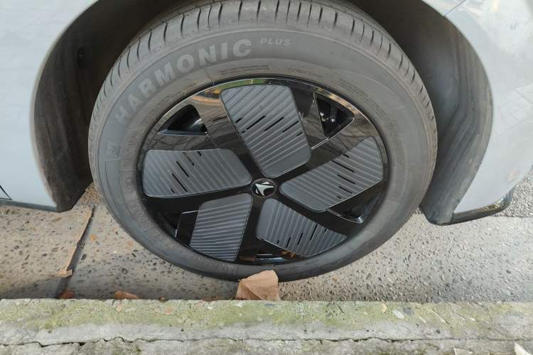 Used ARCFOX T1 2025 Model 425 PRO Right Front Wheel Hub