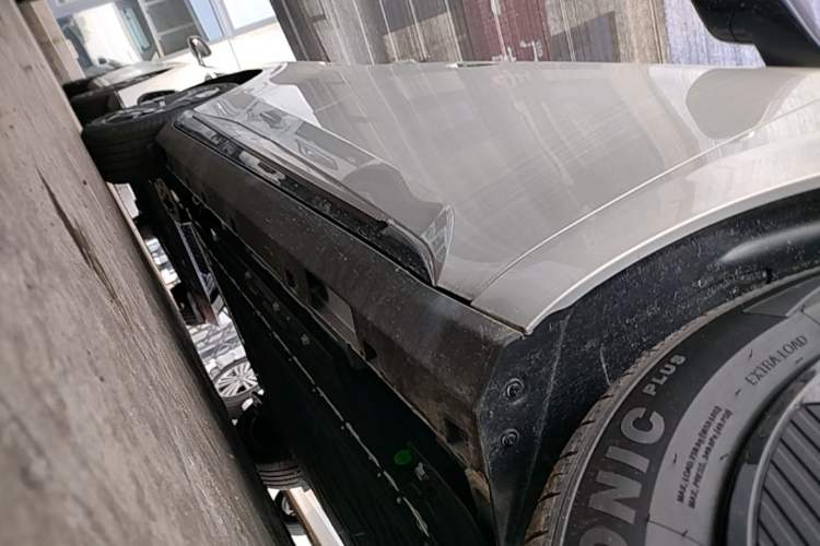 Used ARCFOX T1 2025 Model 320 PRO Right Side Sill