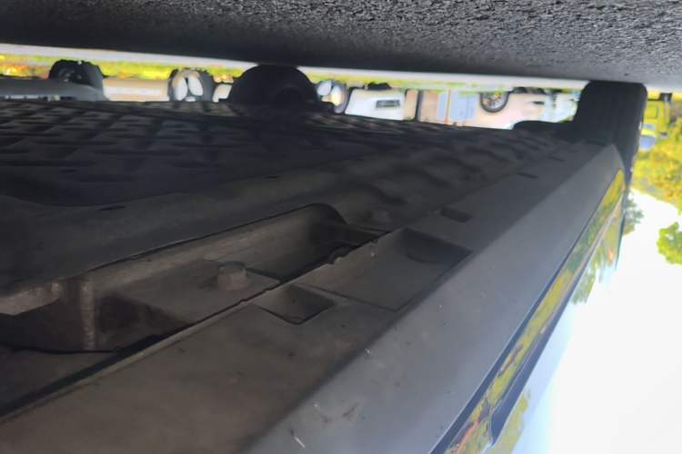 Used ARCFOX T1 2025 Model 425 PRO Right Side Sill