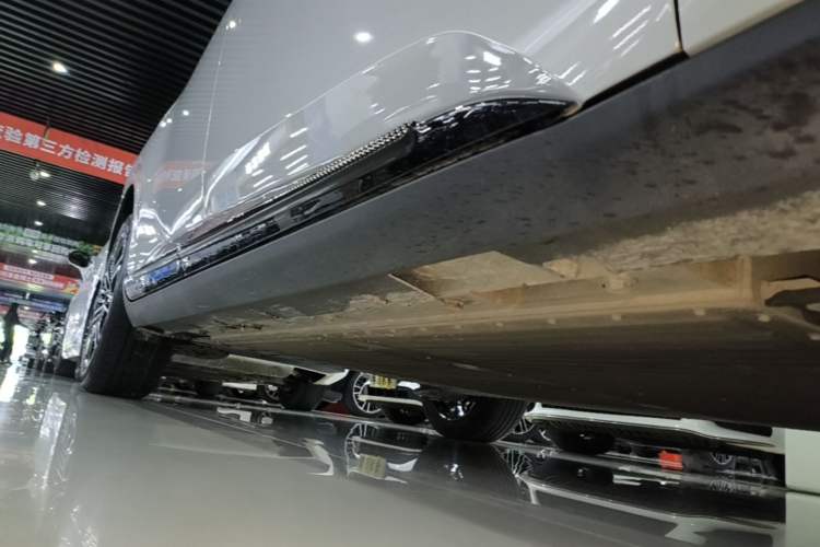 Used ARCFOX T1 2025 Model 425 MAX Right Side Sill