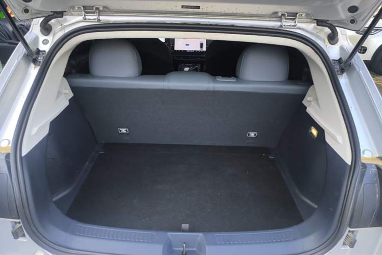 Used ARCFOX T1 2025 Model 425 PRO Trunk
