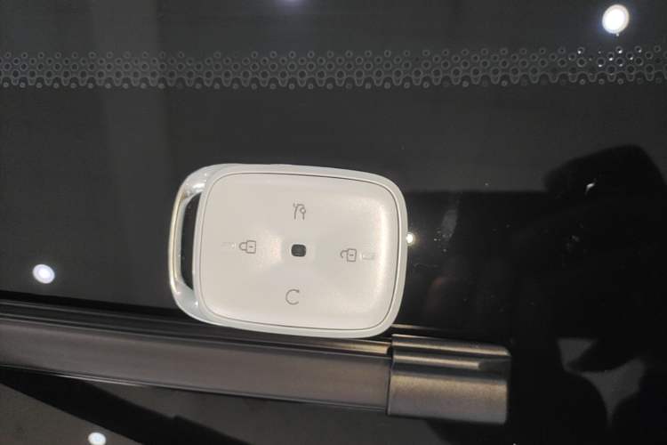 Used ARCFOX T1 2025 Model 425 PRO Vehicle Key