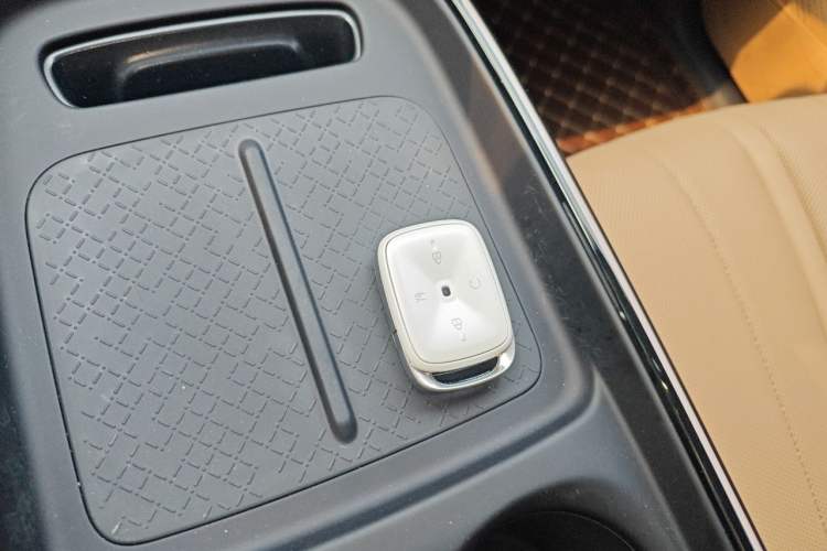 Used ARCFOX T1 2025 Model 425 PRO Vehicle Key